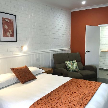 Gin Gin Village Motor Inn Motel Esterno foto