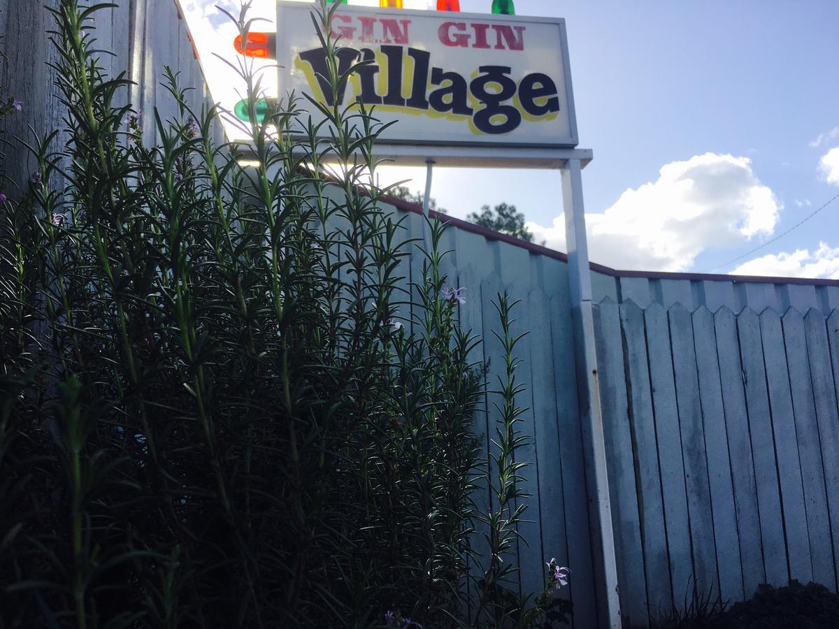 Gin Gin Village Motor Inn Motel Esterno foto